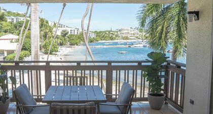 SeaDazzle-beachfront, pool, Jeep
