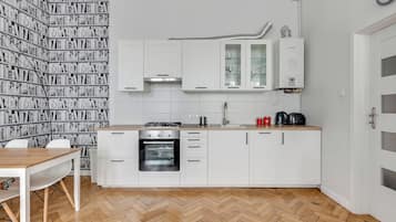 Comfort-huoneisto | Yksityinen keittiö | Jääkaappi, uuni, liesi, astianpesukone