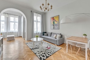 Apartament Comfort | 1 dormitori, planxa i posts de planxar i wifi gratuïta