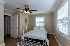 5 slaapkamers, een strijkplank/strijkijzer, gratis wifi