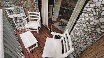 Classic Apartment | Balcony