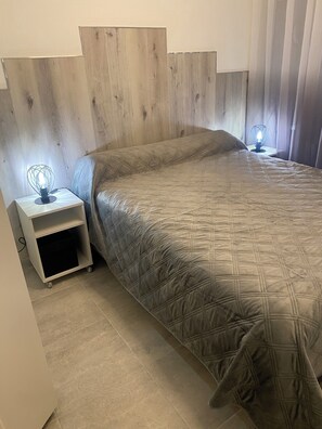 1 bedroom, iron/ironing board