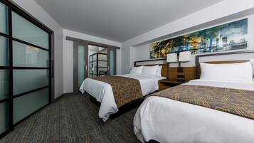 2 bedrooms, iron/ironing board, WiFi