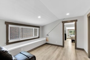 7 室のベッドルーム、アイロン / アイロン台、WiFi、ベッドシーツ