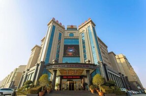 Exterior - Jinding Macau International Hotel (Xinzheng)