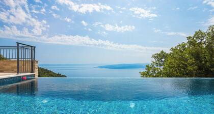 NEW 2025 - Villa Sarah - Makarska Riviera - infinity pool - privacy