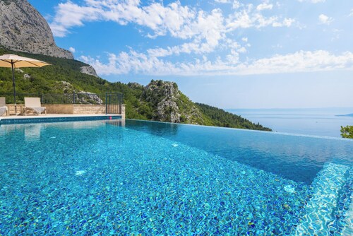 NEW 2025 - Villa Sarah - Makarska Riviera - infinity pool - privacy