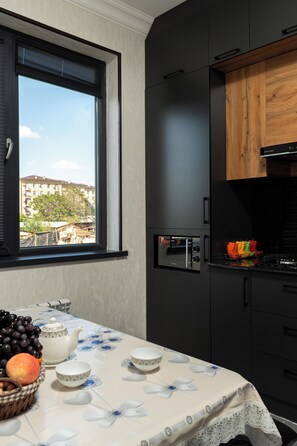 Private kitchen - Квартира в центре Ташкента, включая три большие комнаты, удобно для семьи (Tashkent)