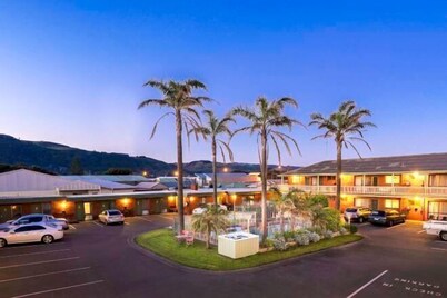 Apollo Bay Motel & Apartments