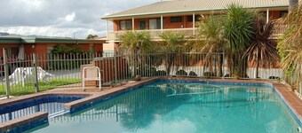 Apollo Bay Motel & Apartments