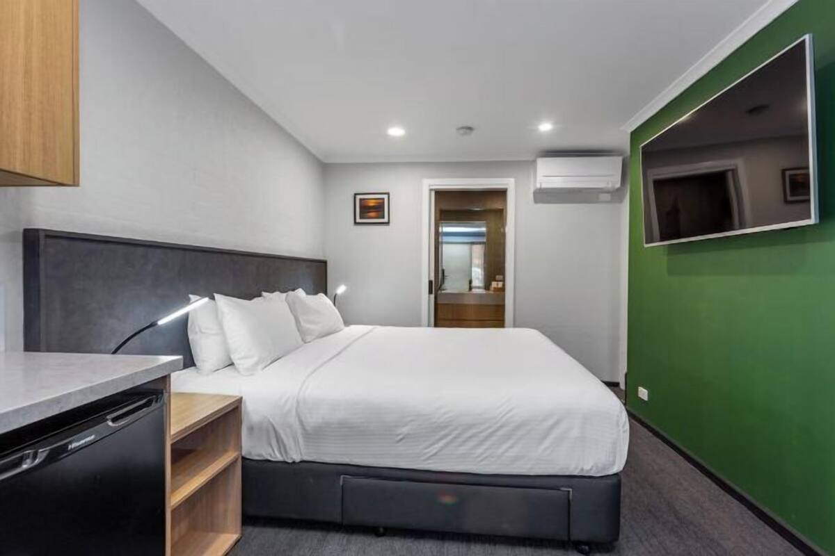 Cots/infant beds