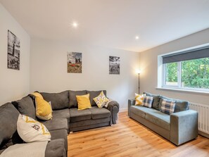 Living area - The Caddy's Lodge - UK47762 (Bamburgh)