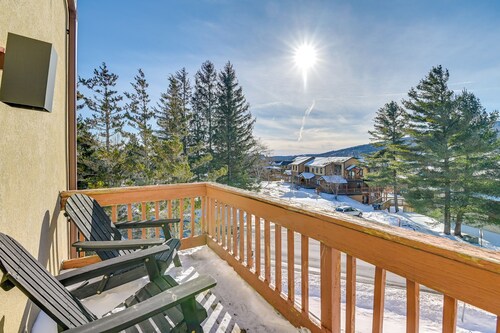 'Bearfoot Apres' Mtn-View Condo < 1 Mi to Mt Snow!