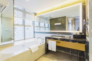 Bathroom - Days Hotel by Wyndham Chongqing Liangping (Chongqing)