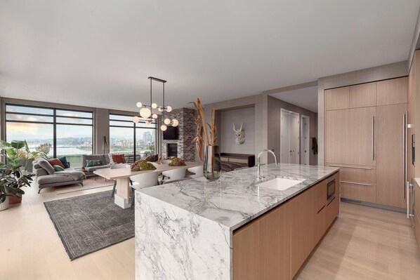 Interior - Harbour Vista (Victoria)