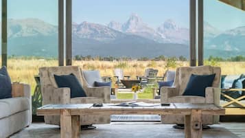 TV, fireplace, offices