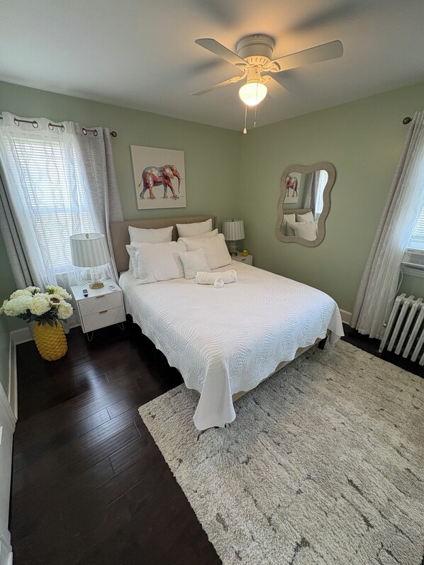 3 habitaciones, escritorio, tabla de planchar con plancha y wifi gratis 