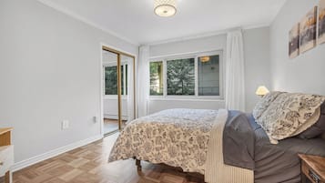 1 bedroom, desk, iron/ironing board, free WiFi