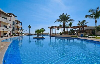 TOP OF LA VENTANA! - 3-bedroom, Master Penthouse condo in La Ventana.