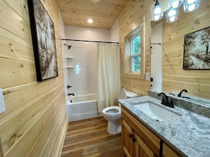 Hair dryer, towels - Mountain View - 2-bedroom house in serene Murphy, NC (Murphy)