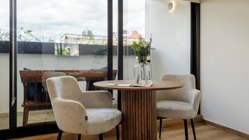 Apartment, Balcony (08) | Living area | 40-inch Smart TV with cable channels