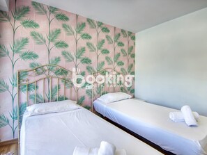 2 chambres, fer et planche à repasser, accès à Internet