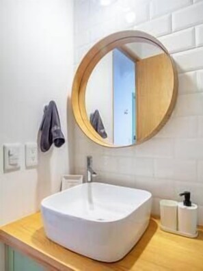 Hair dryer, towels, soap, shampoo - Lovely renovated suite  in the best neighborhood (Mexico City)