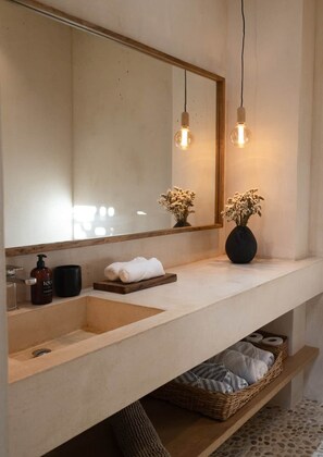 Hair dryer, towels