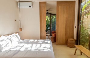 1 bedroom, in-room safe, iron/ironing board, WiFi