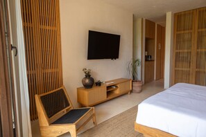 1 bedroom, in-room safe, iron/ironing board, WiFi