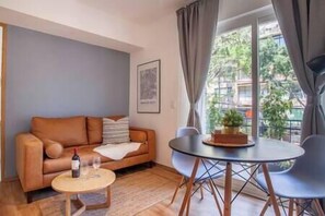 TV - Bright & sweet unit in the heart of Polanco. (Mexico City)