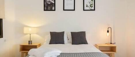 1 多间卧室、熨斗/熨衣板、WiFi、床单