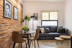 TV - Alvaro · Great location. Renovated apartament in Roma Norte (Mexico City)