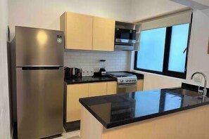 Fridge, microwave, oven, coffee/tea maker - Excellent location spacious 2 Bedroom Apt. Roma/Condesa (Mexico City)
