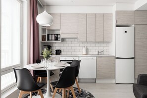 Basic-Studio, Balkon