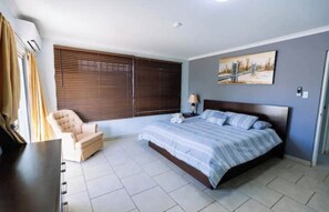 4 Schlafzimmer, Bügeleisen/Bügelbrett, WLAN, Bettwäsche