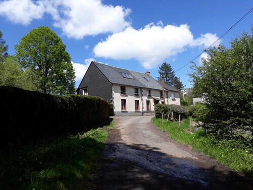 House in the countryside 4 minutes from La Bourboule.