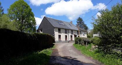 House in the countryside 4 minutes from La Bourboule.
