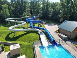 Waterslide - Sun Outdoors Lake Rudolph (Santa Claus)