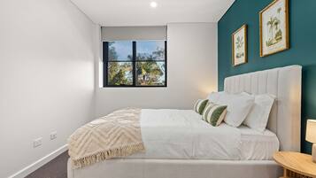 2 bedrooms, iron/ironing board, travel crib, WiFi (free)