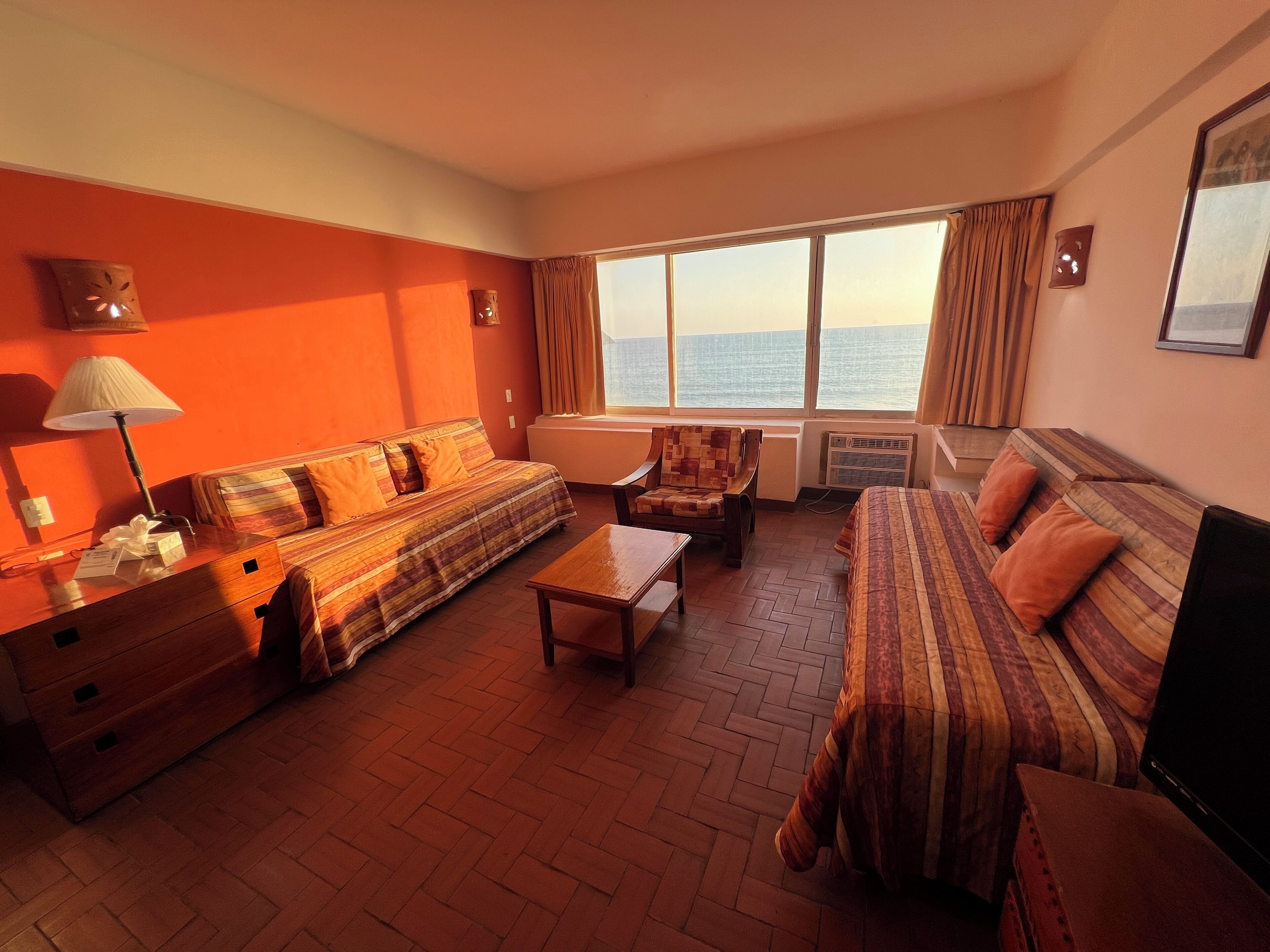 Condo familiar, vista al mar | Área de sala de estar | Impresora 