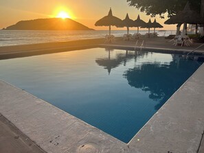 Outdoor pool - Islas del Sol (Mazatlán)