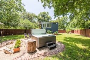 Bain à remous extérieur