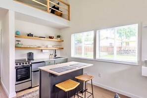 冰箱、微波炉、烤箱、炉灶