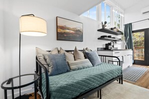 1 Schlafzimmer, Schreibtisch, Bügeleisen/Bügelbrett, kostenloses WLAN
