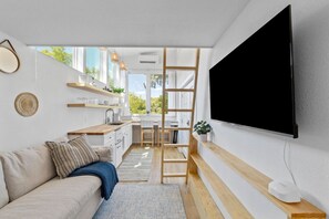 Smart TV, books
