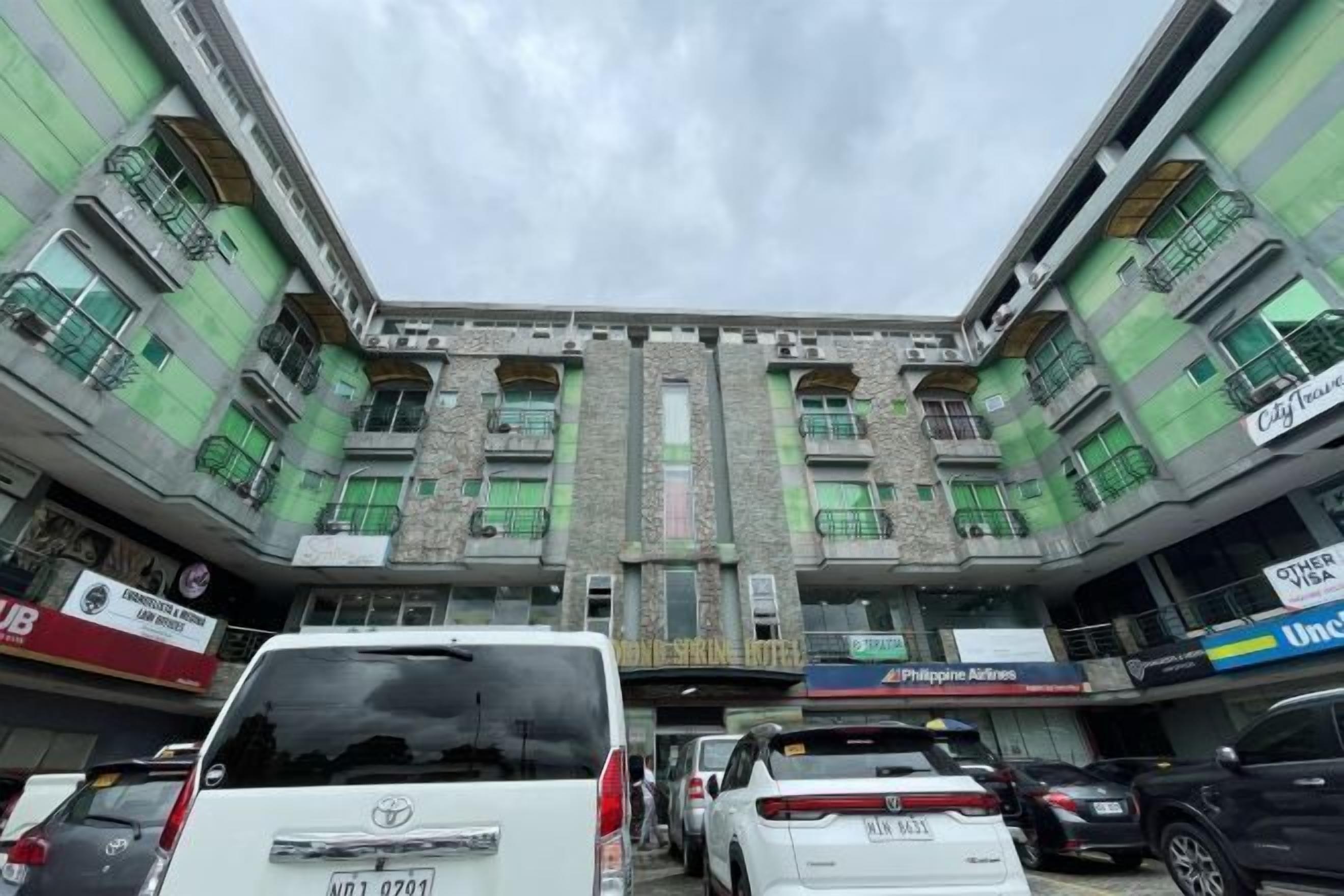 موقف سيارات (بتكلفة إضافية)