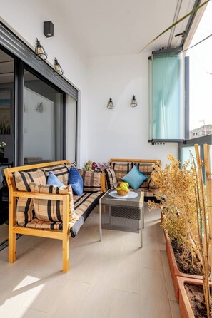 Terrace/patio - Luxury 2BR/2BA in Bouznika with pool 5min Sea (Bouznika)