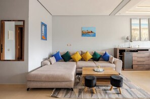 Smart TV - Luxury 2BR/2BA in Bouznika with pool 5min Sea (Bouznika)