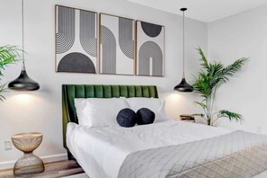 7 bedrooms, desk, iron/ironing board, travel cot